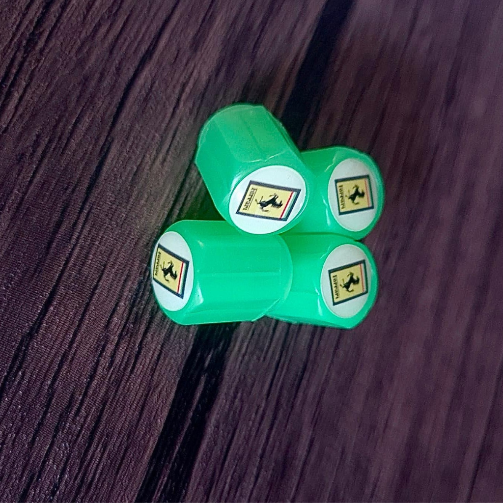 Комплект 4 светещи в тъмното капачки за джанти с лого