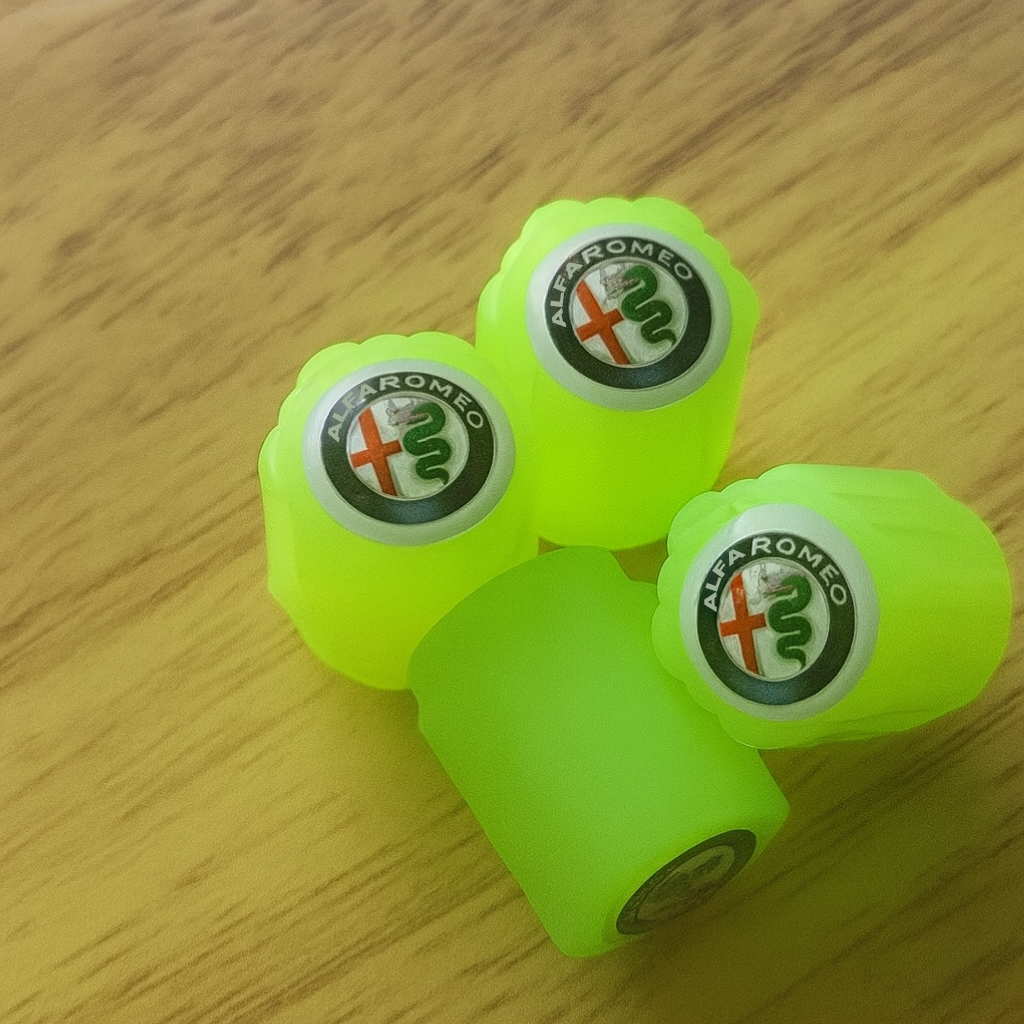 Комплект 4 светещи в тъмното капачки за джанти с лого