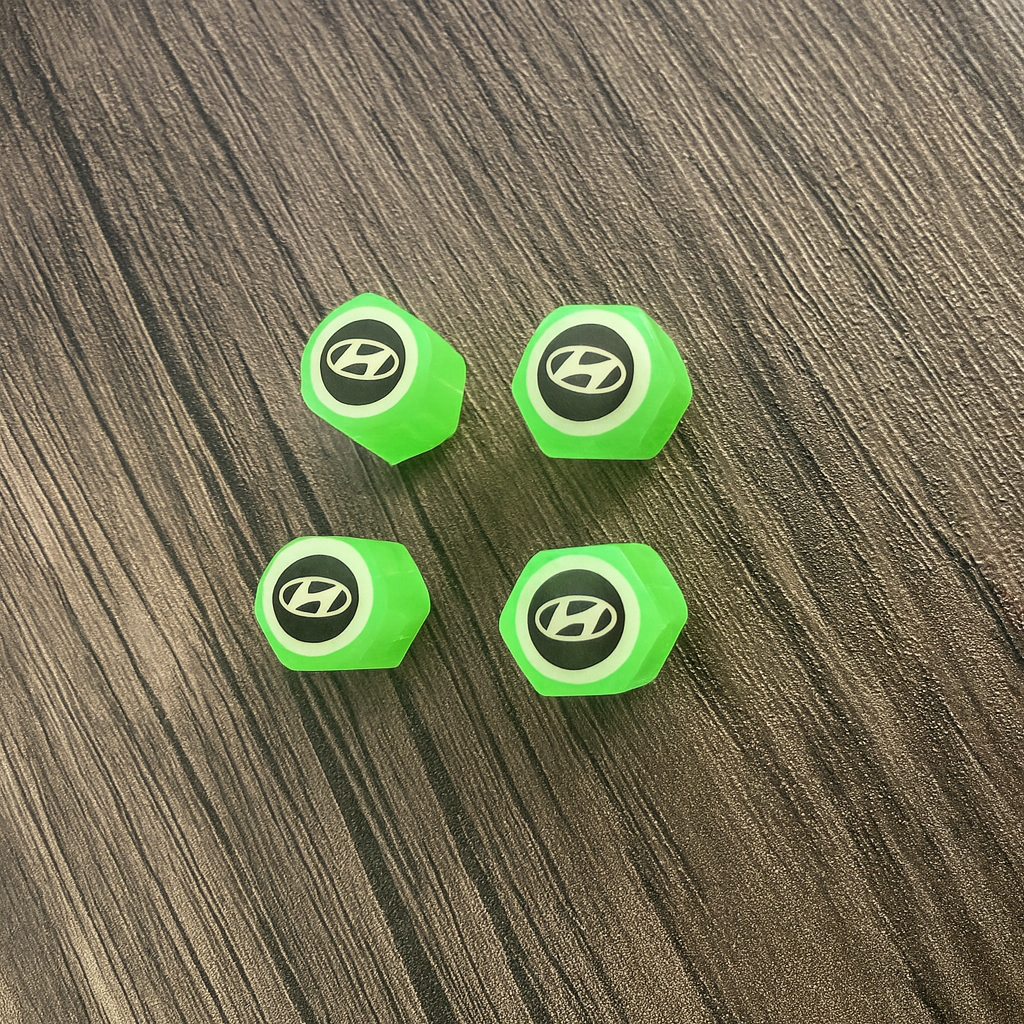 Комплект 4 светещи в тъмното капачки за джанти с лого