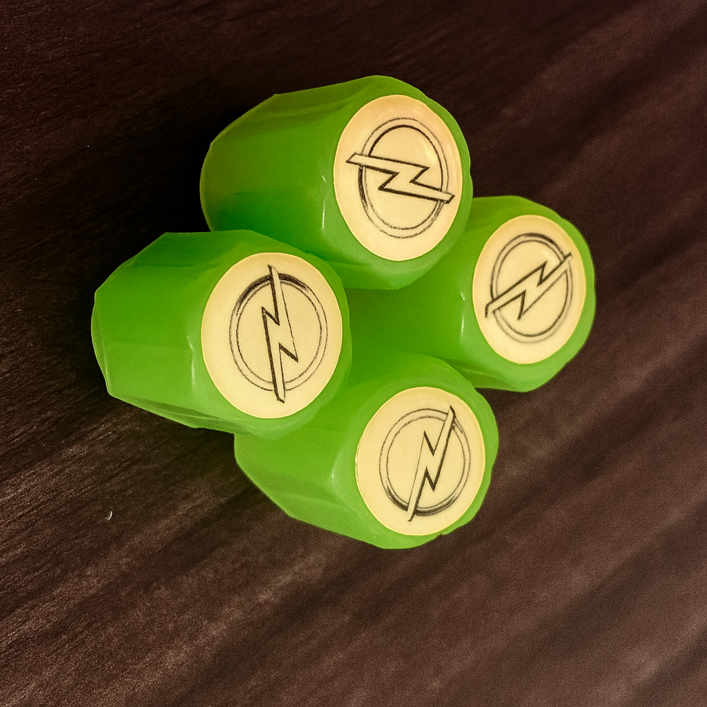 Комплект 4 светещи в тъмното капачки за джанти с лого