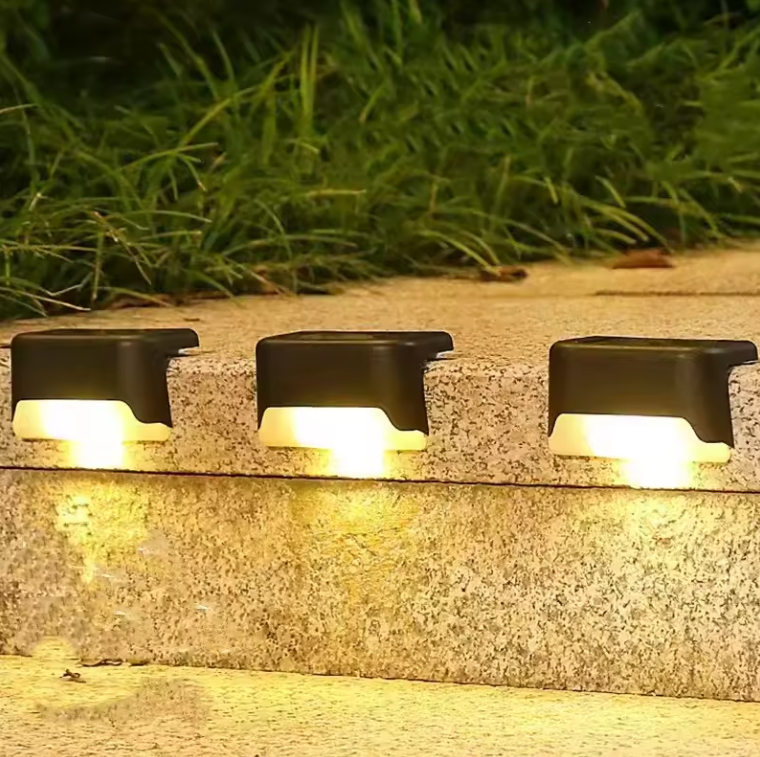 Комплект 4 соларни лампи UpStrairs