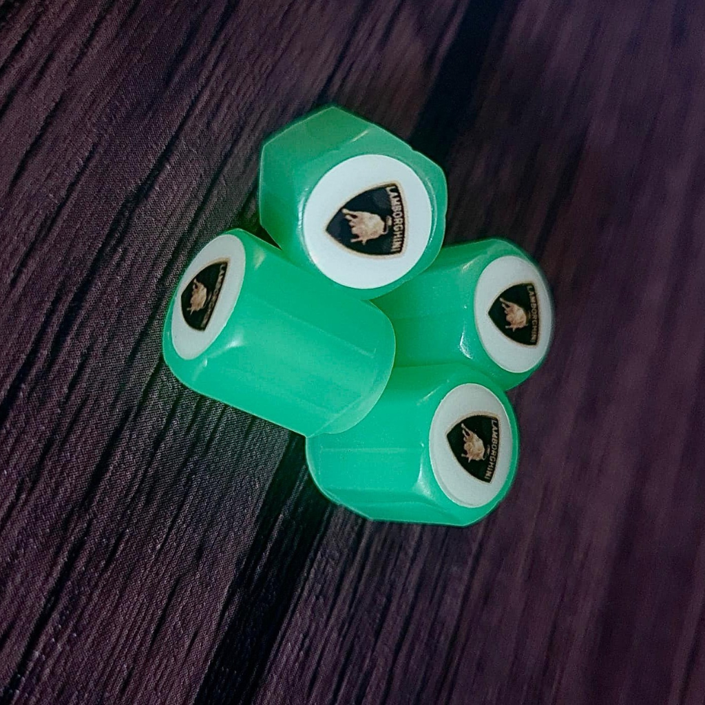 Комплект 4 светещи в тъмното капачки за джанти с лого