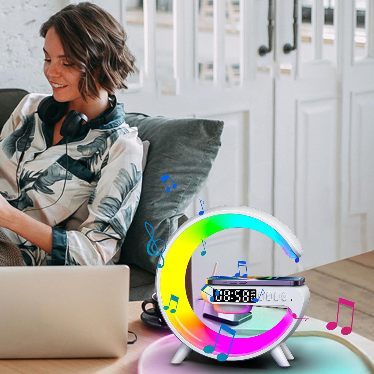 Лампа 3 в 1 - RGB Смарт Светлина, Безжично Бързо Зареждане, Bluetooth Колонка