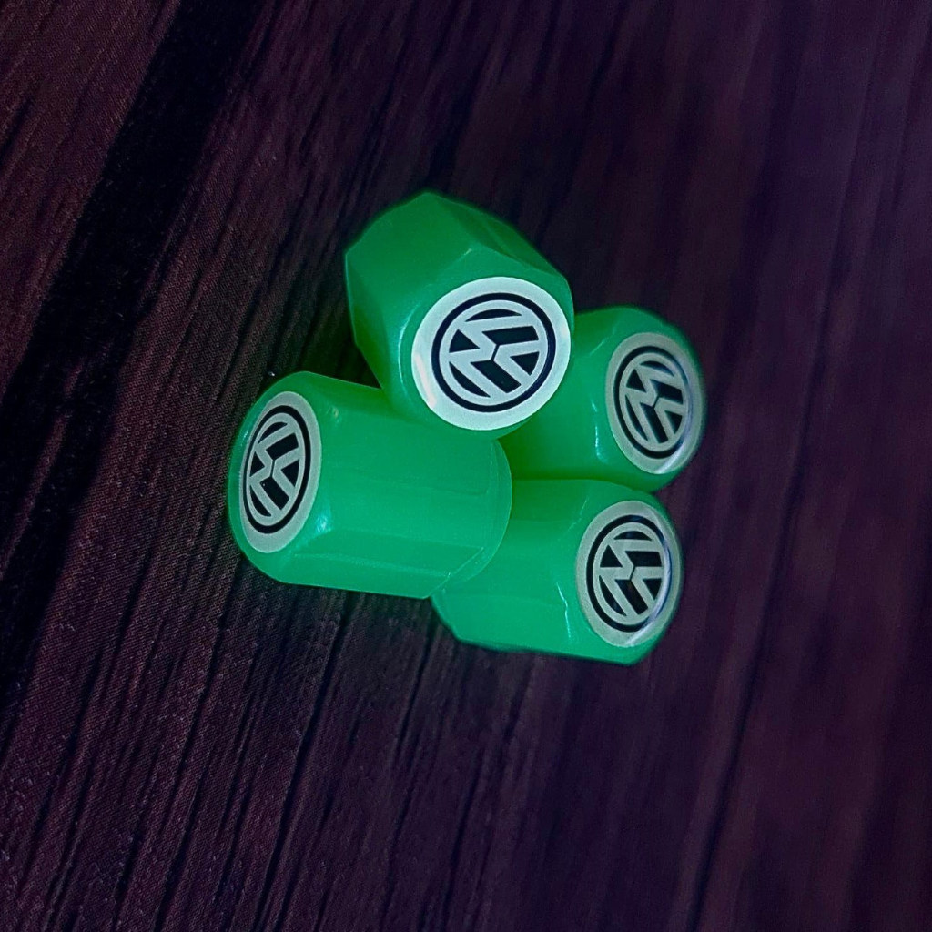 Комплект 4 светещи в тъмното капачки за джанти с лого